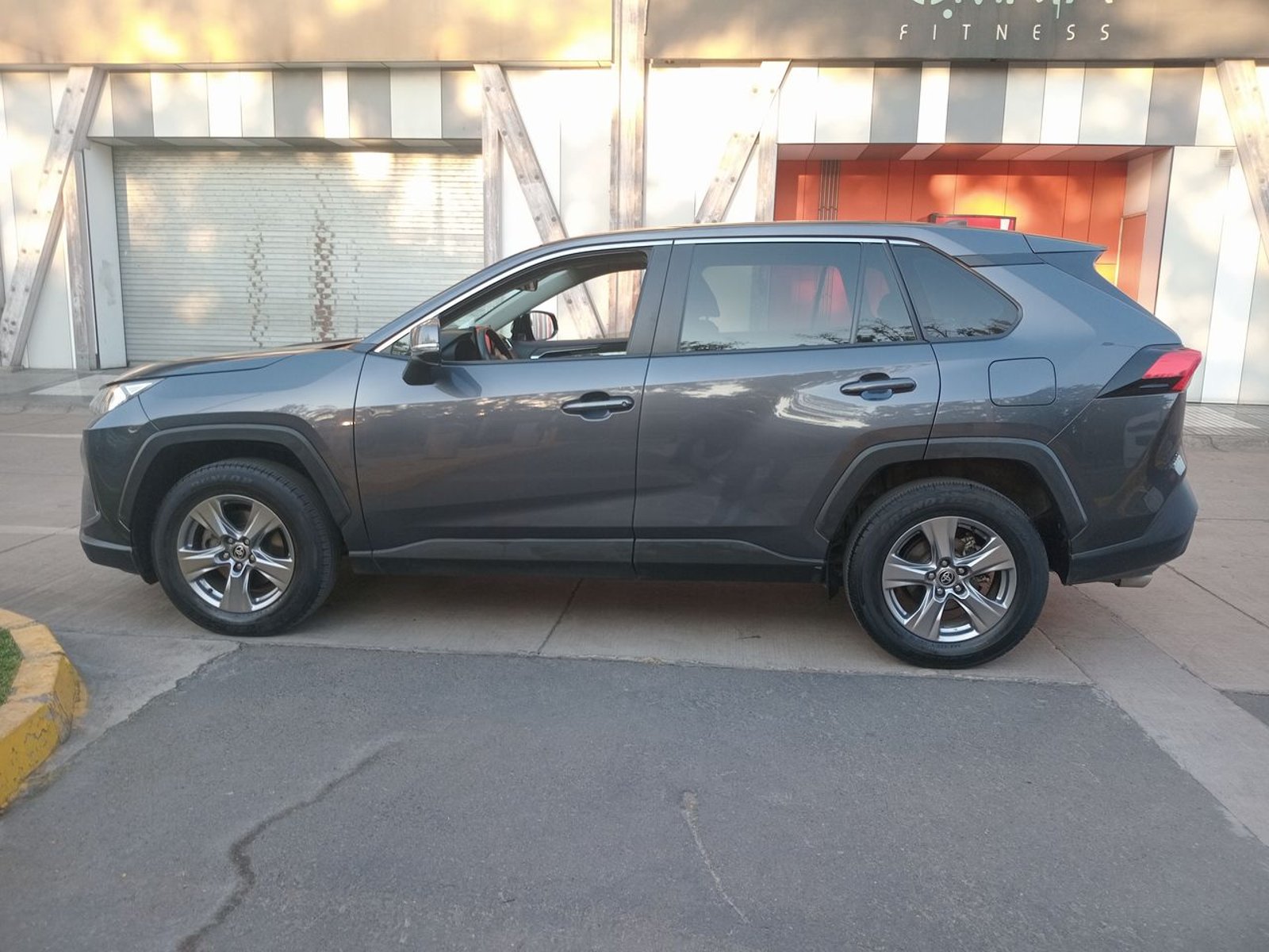 Toyota Rav 4 2.0 Le 4x2 Cvt At 5p 2022 - Foto 4 de 8