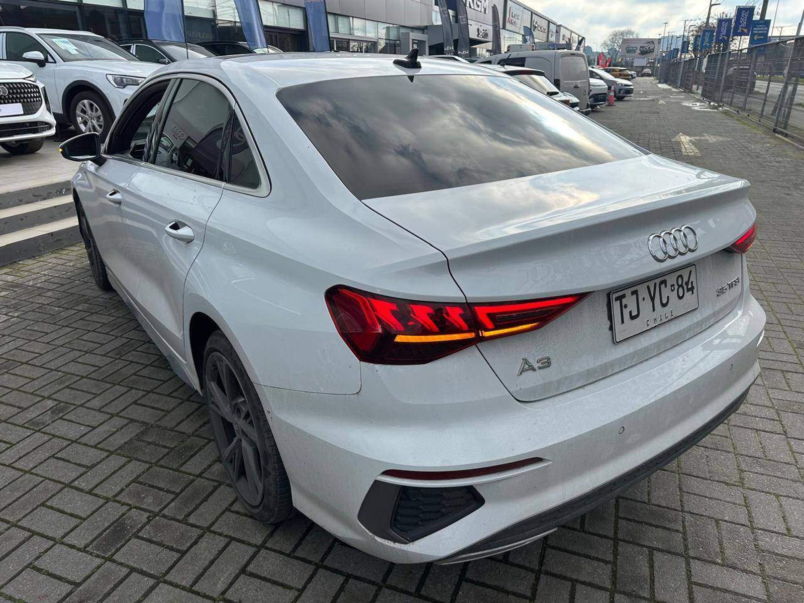 Audi A3 1.4 Tfsi 35 Sport 4x2 Sdn At 4p 2024 - Imagen 7 de 8