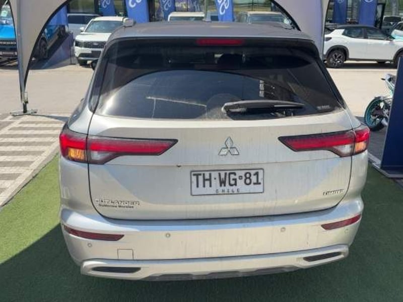 Mitsubishi Outlander 2.5 Gls Limited 4x4 At 5p 2024 - Imagen 5 de 5