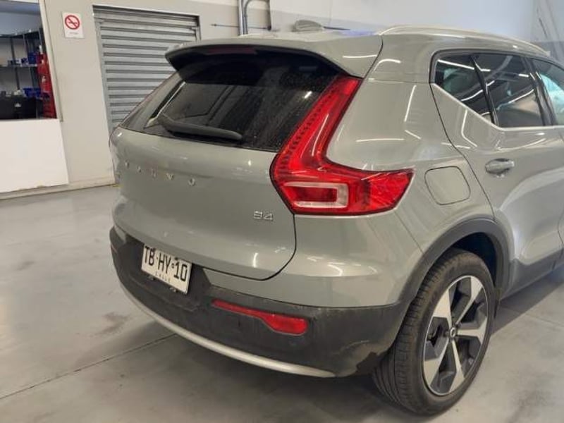 Volvo Xc40 2.0 B4 Ultimate Hibrido Fwd At 5p 2024 - Imagen 4 de 5