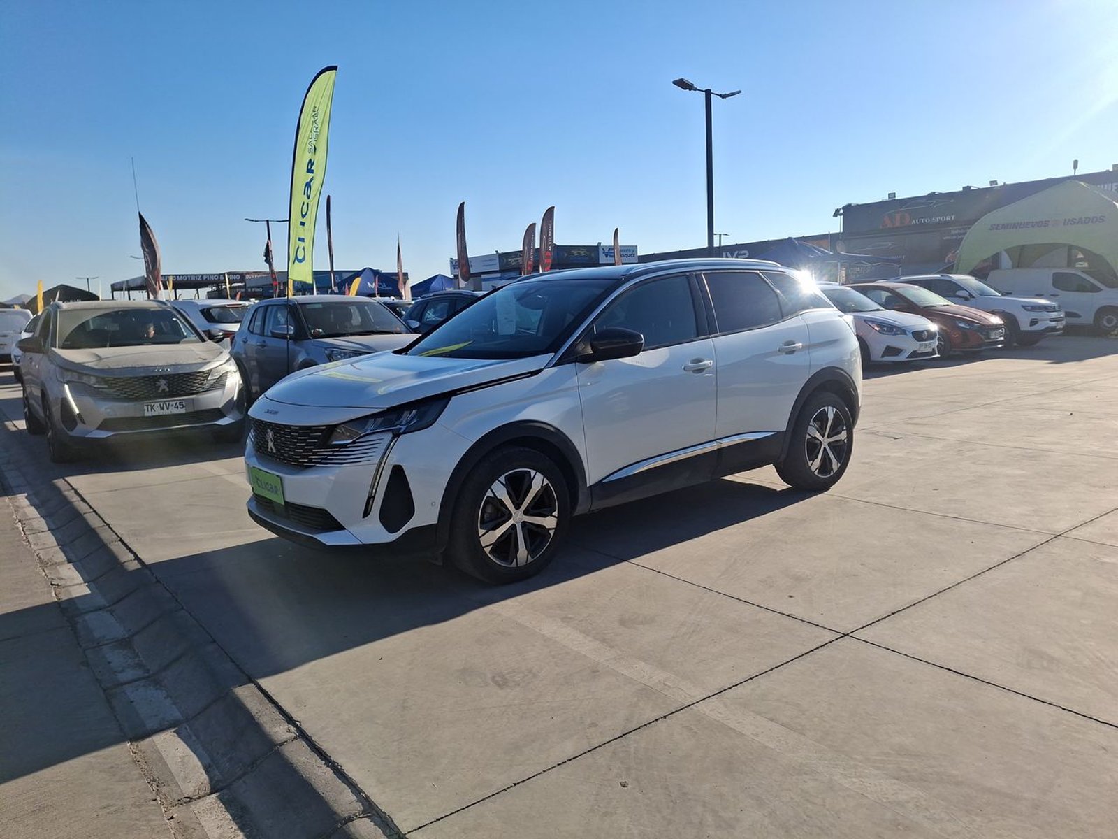 Peugeot 3008 1.5 Allure Pack Bluehdi 130 4x2 Eat8 5p 2024 - Foto 3 de 8
