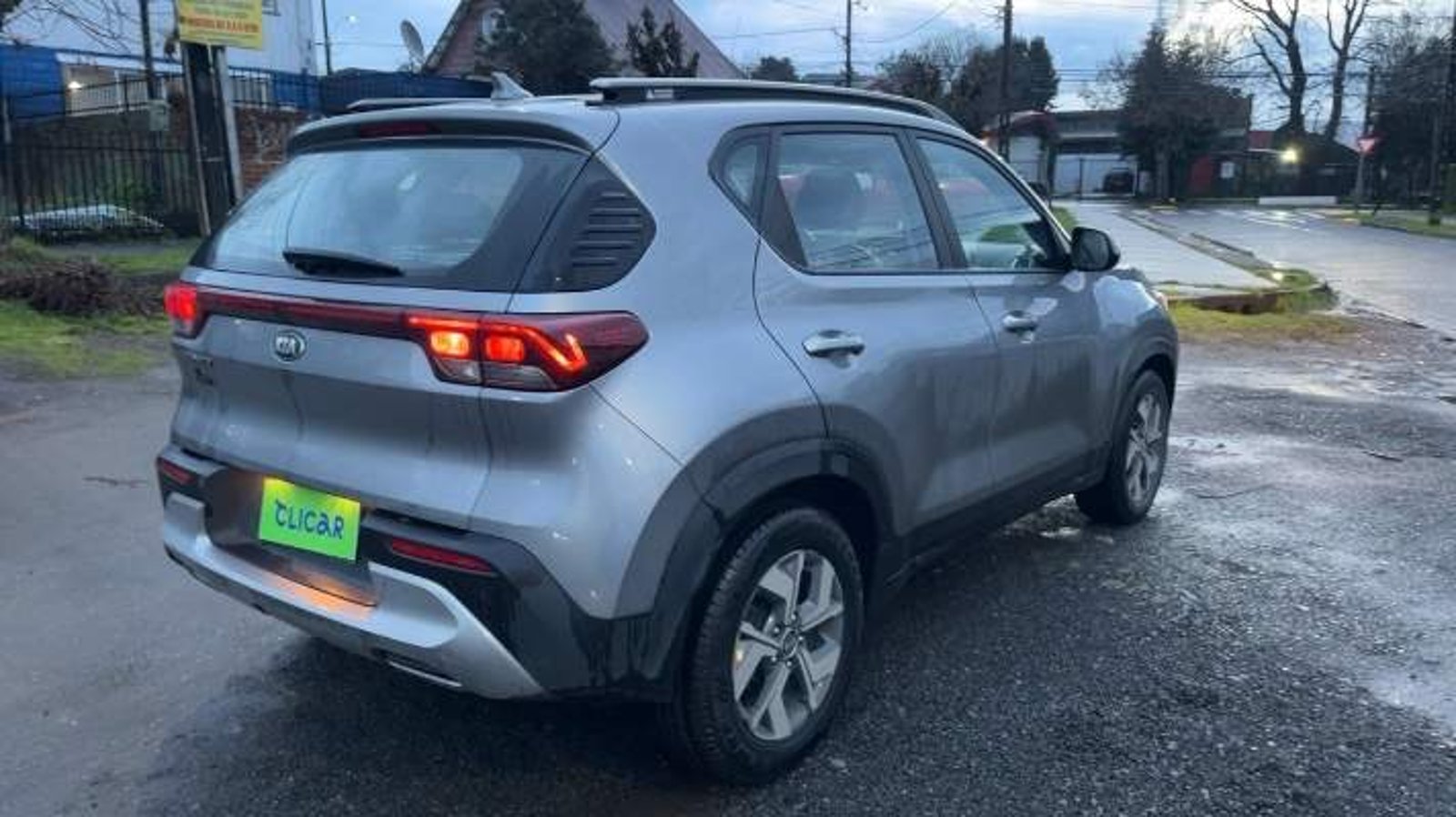 Kia Sonet 1.5 Ex Plus 4x2 6mt 5p 2022 - Imagen 4 de 5