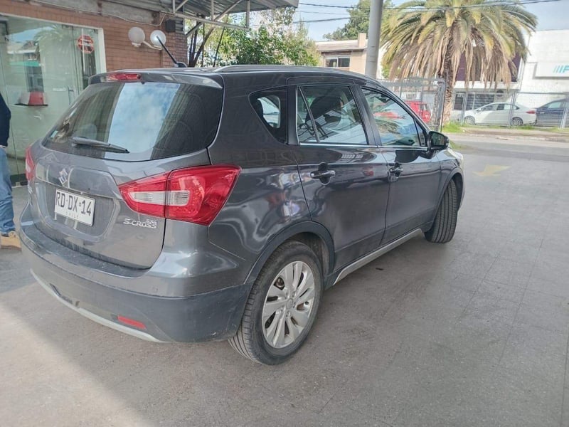 Suzuki S-cross 1.6 Glx 4x2 At 5p 2021 - Imagen 4 de 5