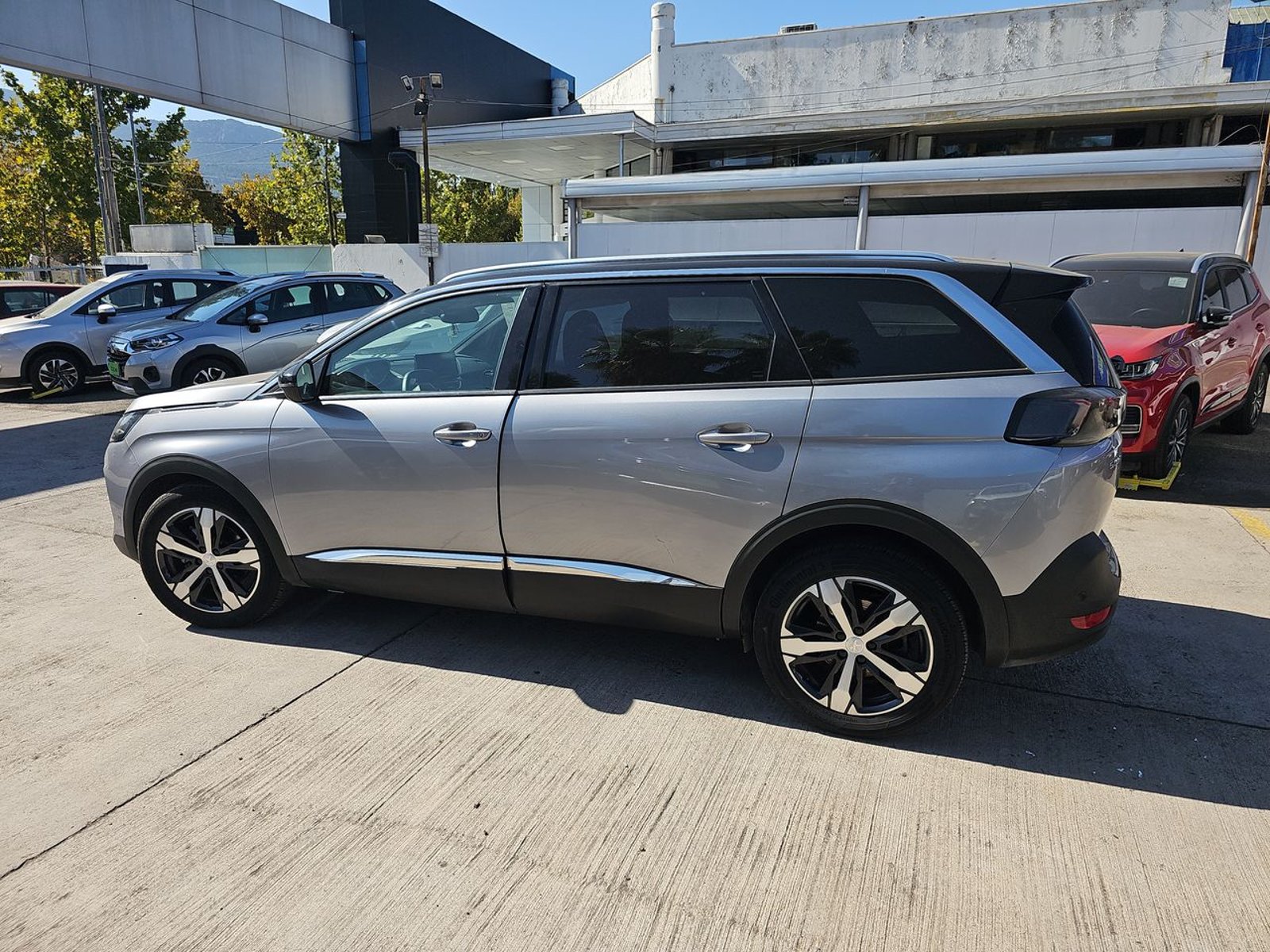Peugeot 5008 1.5 Allure Pack Bluehdi 130 4x2 Eat8 5p 2025 - Imagen 7 de 8