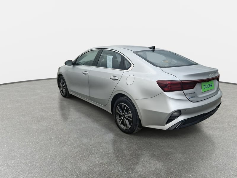 Kia Cerato 1.6 Ex Full 4x2 6at 4p 2023 - Imagen 5 de 8