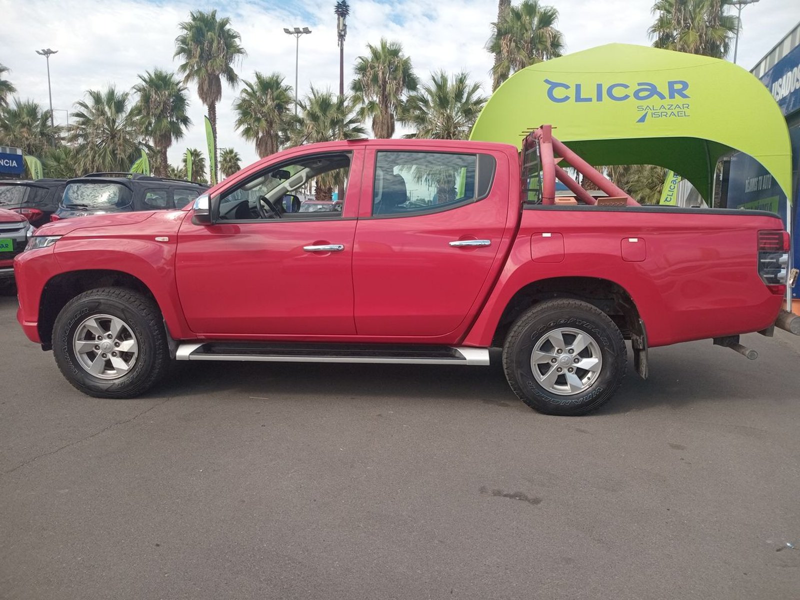 Mitsubishi L200 2.2 Katana Crt Diesel Dob. Cab. 4x4 Mt 4p 2024 - Foto 4 de 8