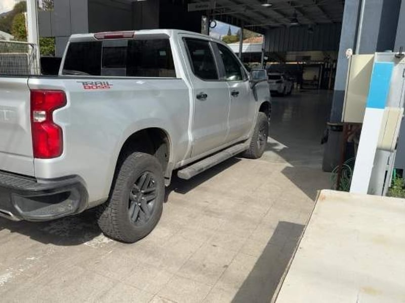 Chevrolet Silverado 5.3 Lt Trailboss 4wd Z71 At 4p 2019 - Imagen 4 de 5