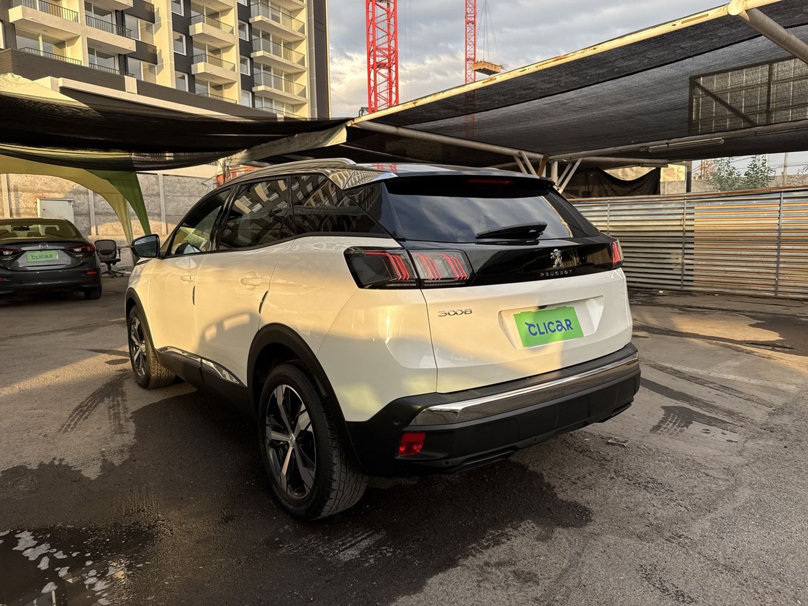 Peugeot 3008 1.5 Allure Pack Bluehdi 130 4x2 Eat8 5p 2024 - Foto 5 de 8