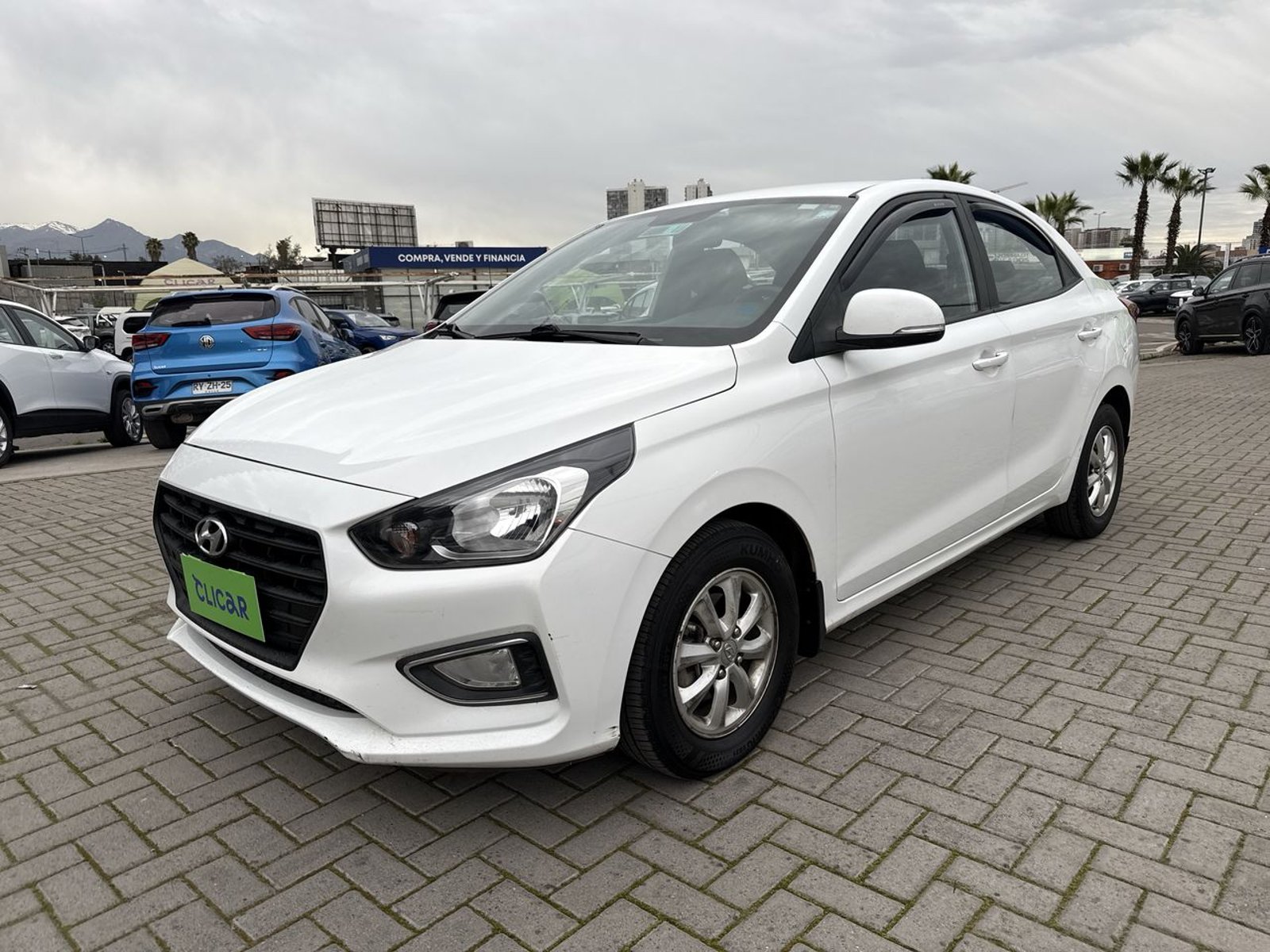 Hyundai Verna 1.4 Cb Plus 4x2 Mt5 4p 2021 - Imagen 3 de 8
