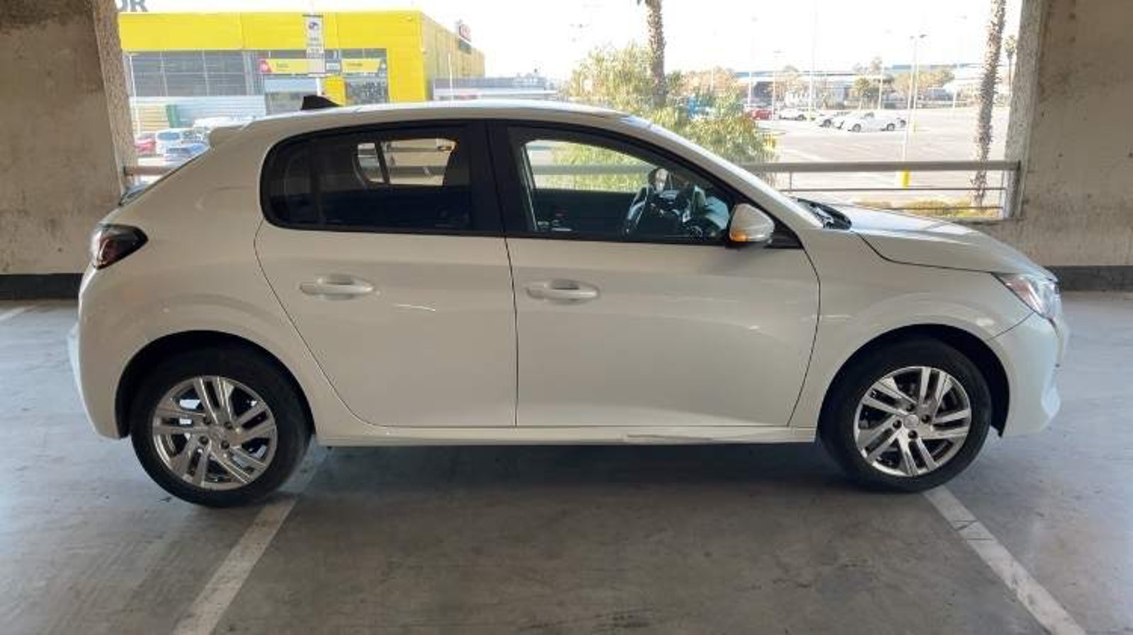 Peugeot 208 1.2 Puretech Active Pack 75 4x2 Mt 5p 2023 - Foto 3 de 8