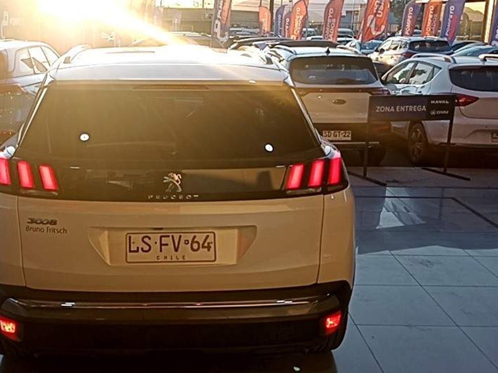 Peugeot 3008 1.5 Active Bluehdi 4x2 130 Eat8 5p 2020 - Foto 5 de 5