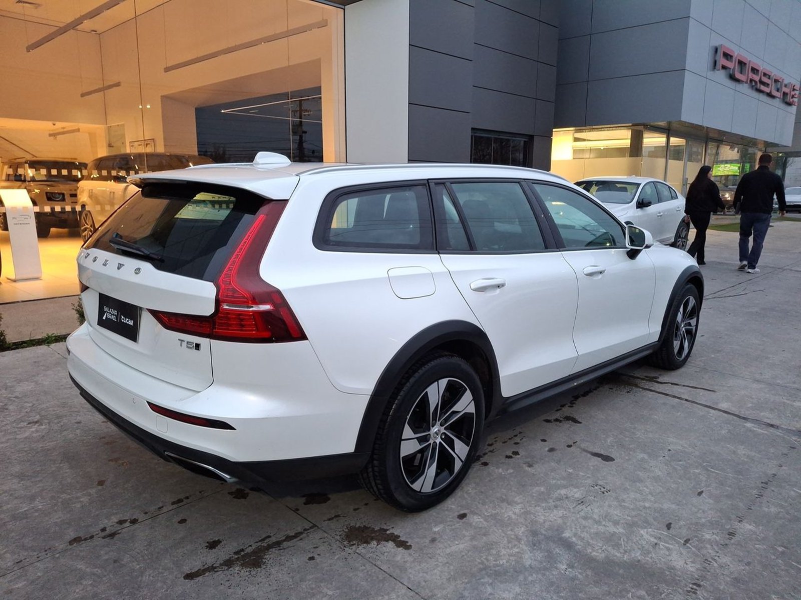 Volvo V60 2.0t Cross Country T5 Momentum Awd At 5p 2021 - Imagen 7 de 8