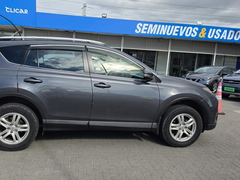 Toyota Rav 4 2.0 Lujo 4x2 Mt 5p 2018 - Imagen 3 de 5