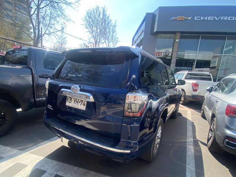 Toyota 4runner 4.0 Limited Euro V 4x2 At 5p 2018 - Imagen 4 de 5