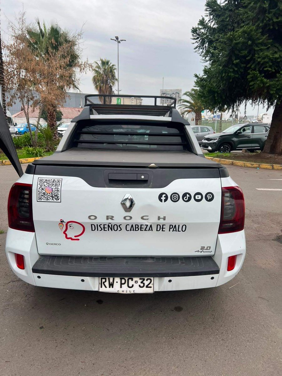 Renault Oroch 2.0 Intens Dob. Cab. 4x4 Mt 4p 2022 - Imagen 4 de 4