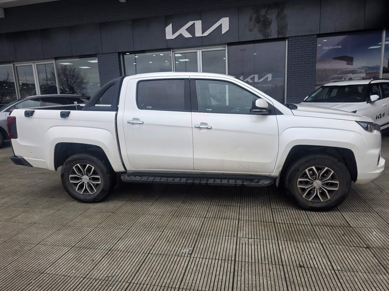 JMC Vigus 2.0 Plus Diesel 4x2 Euro6c Mt 4p 2024 - Foto 3 de 5