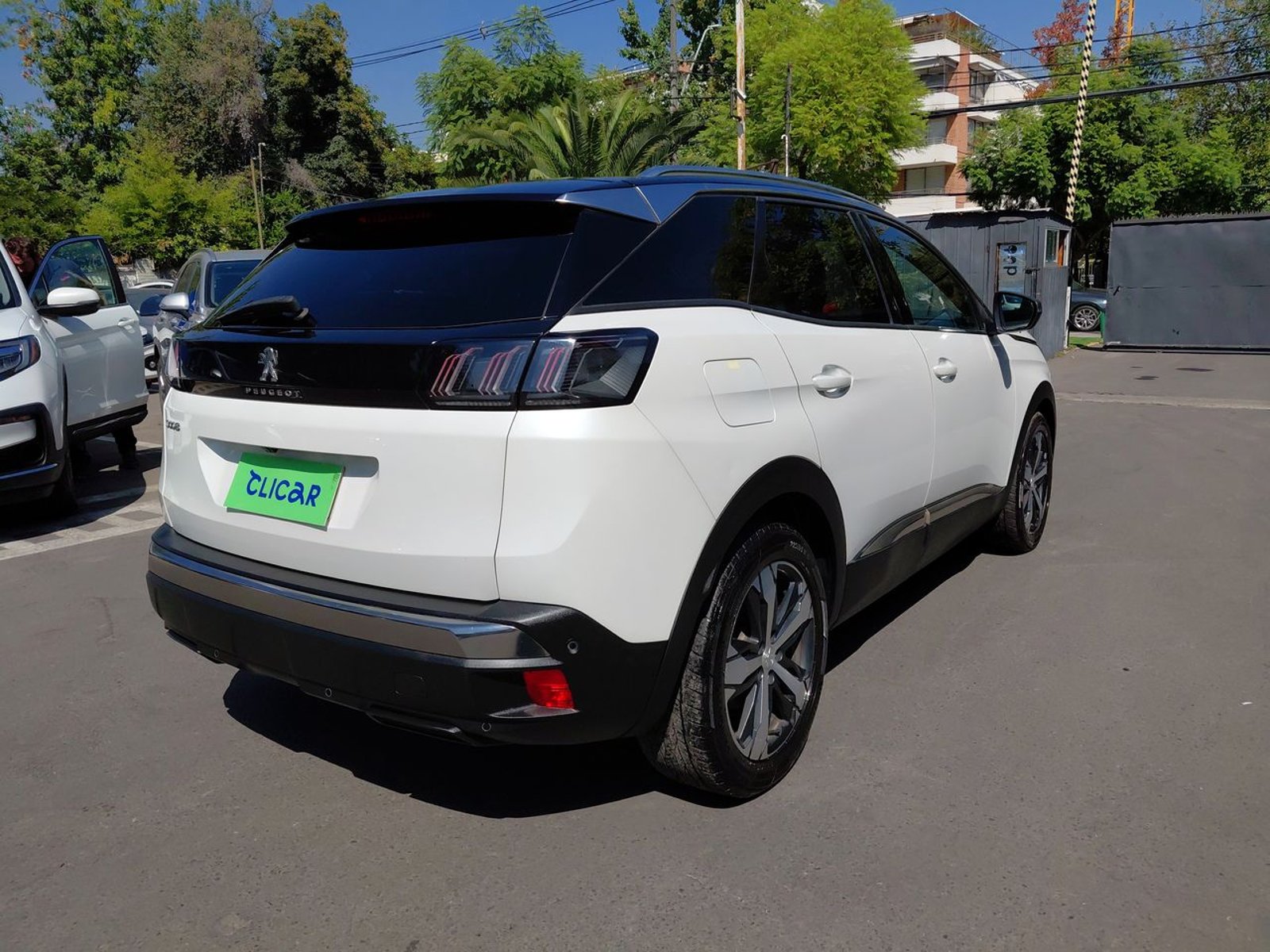 Peugeot 3008 1.5 Allure Pack Bluehdi 130 4x2 Eat8 5p 2024 - Imagen 7 de 8