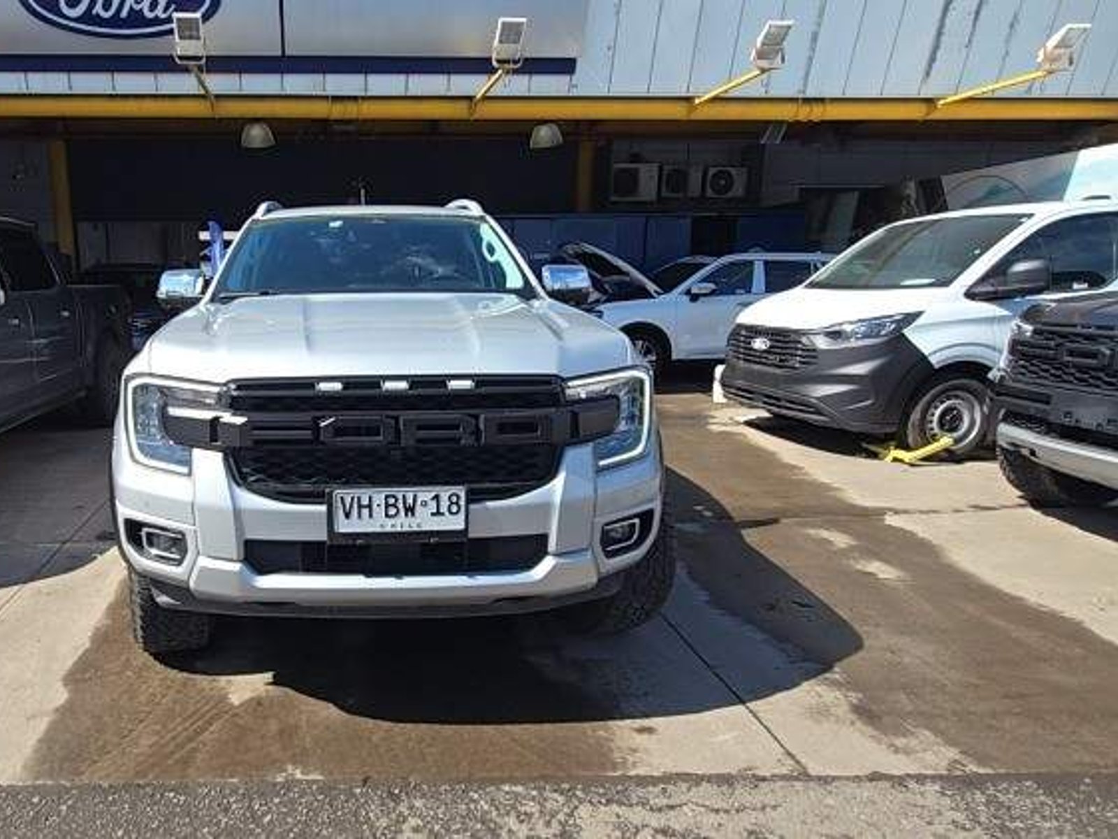 Ford Ranger 3.0 Ltd Diesel 4x4 Dob. Cab. At 4p 2025 - Foto 2 de 5