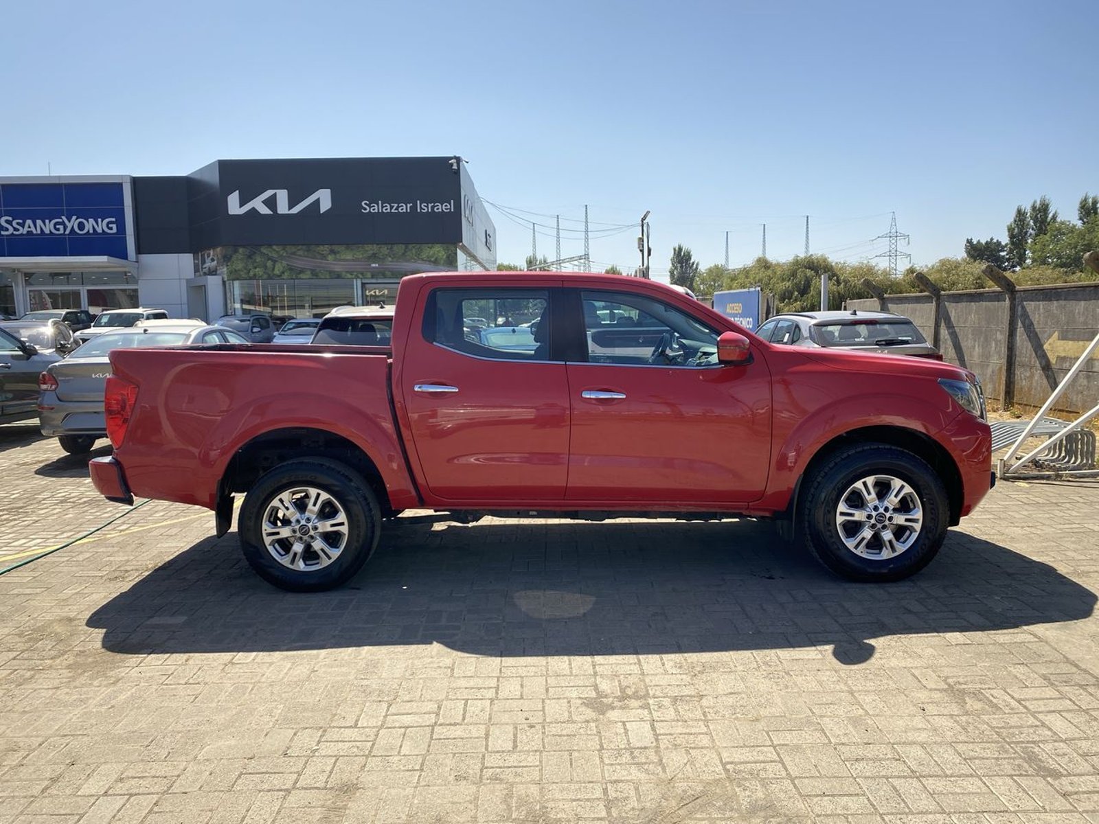 Nissan Navara 2.3d Xe Diesel 4x2 Dob.cab. Mt 4p 2024 - Imagen 8 de 8