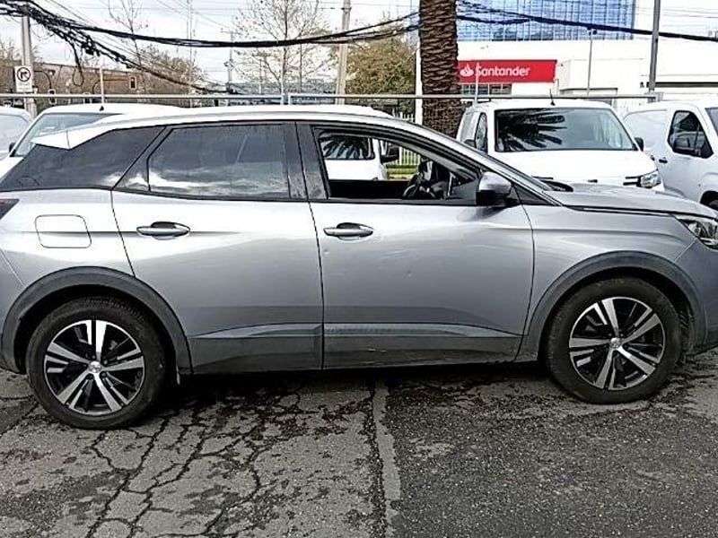 Peugeot 3008 1.5 Active Bluehdi Diesel 4x2 130 Mt6 5p 2021 - Imagen 3 de 5
