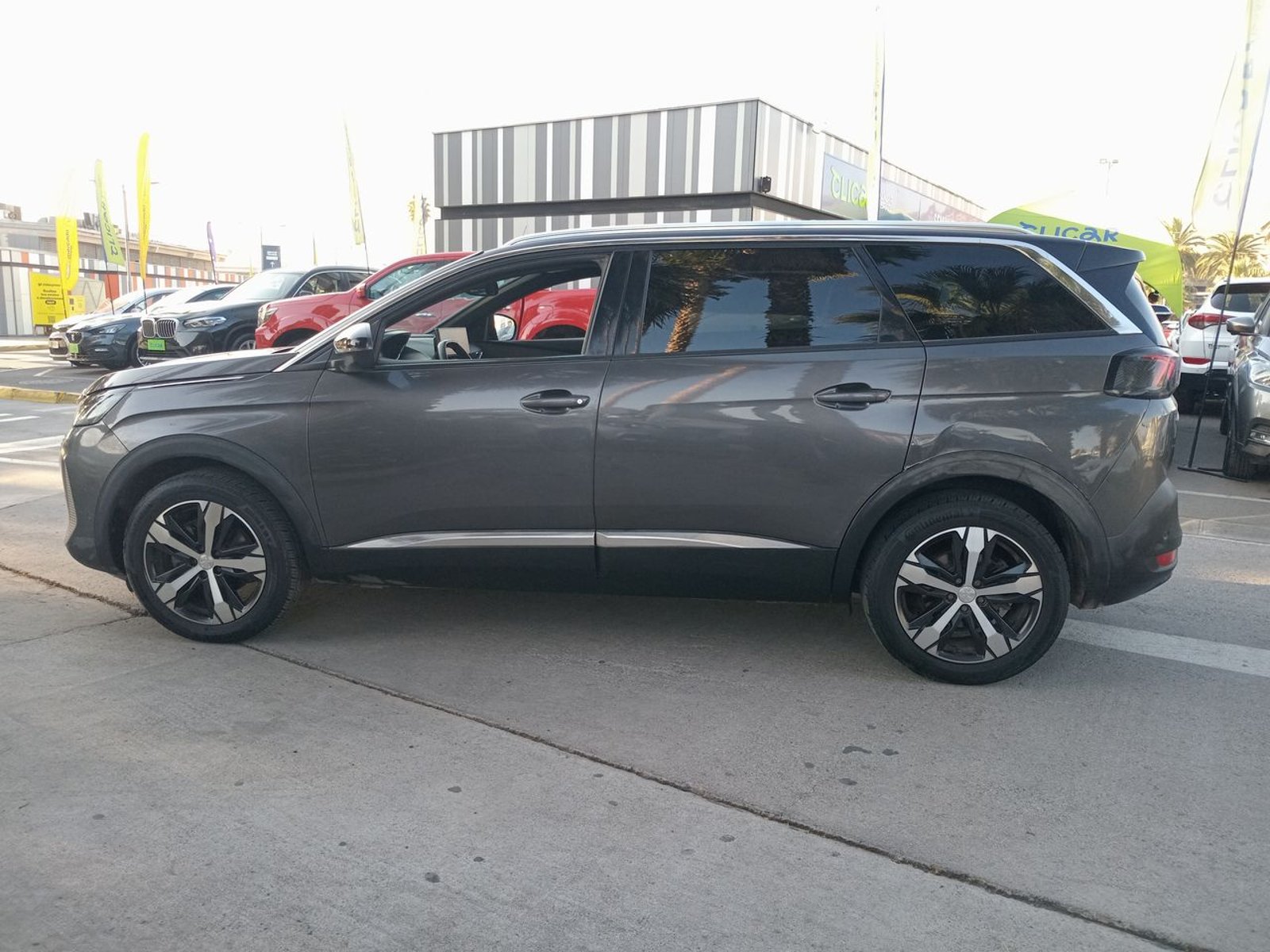 Peugeot 5008 1.5 Allure Pack Bluehdi 130 4x2 Eat8 5p 2024 - Foto 4 de 8