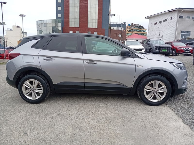 Opel Grandland 1.2t Edition 4x2 Mt6 5p 2021 - Imagen 8 de 8
