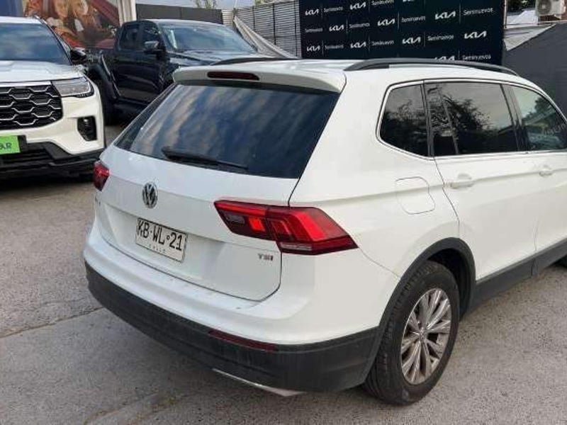Volkswagen Tiguan 1.4 Tsi Comfortline 4x2 At 5p 2018 - Imagen 4 de 5