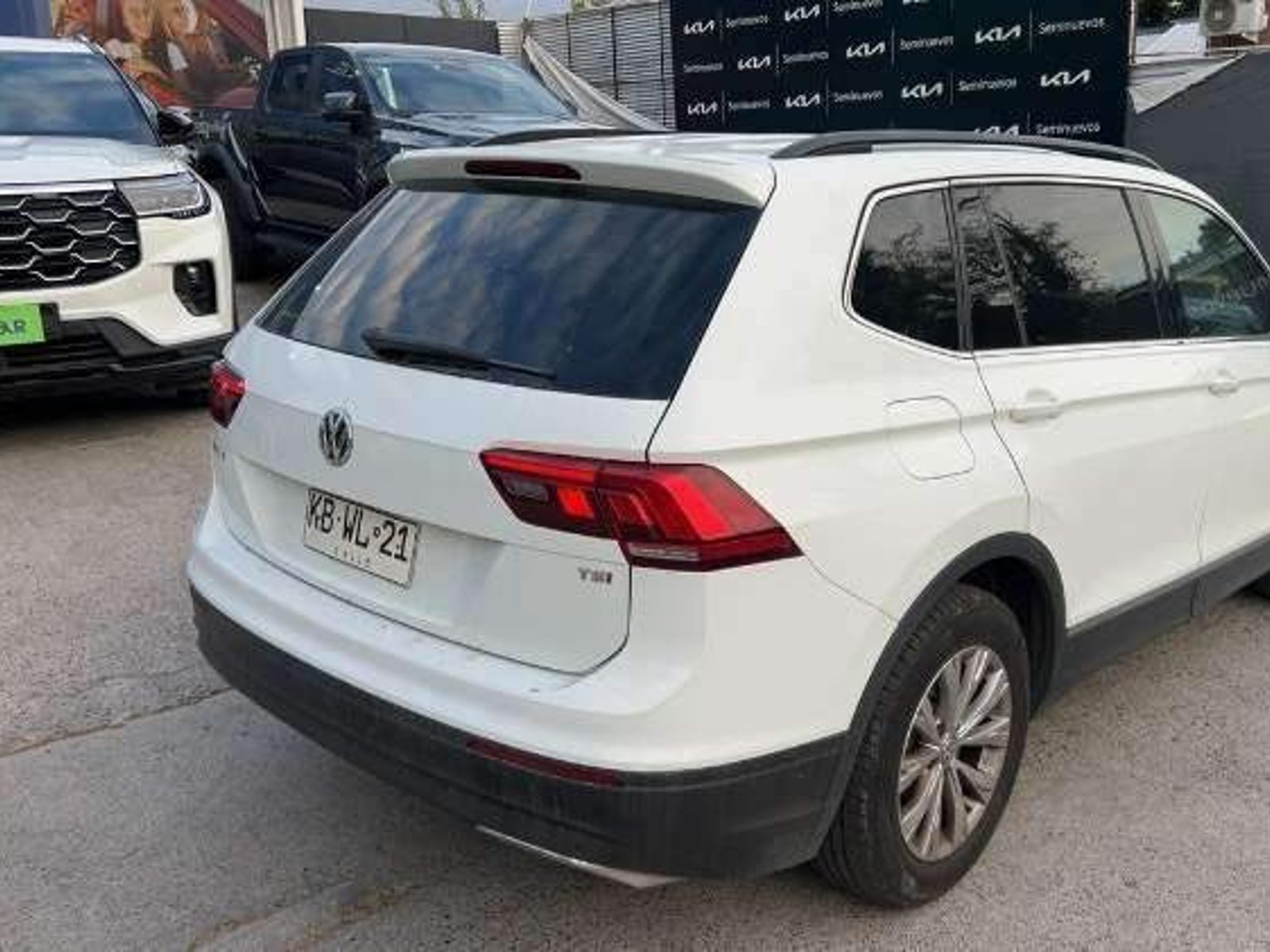 Volkswagen Tiguan 1.4 Tsi Comfortline 4x2 At 5p 2018 - Foto 4 de 5