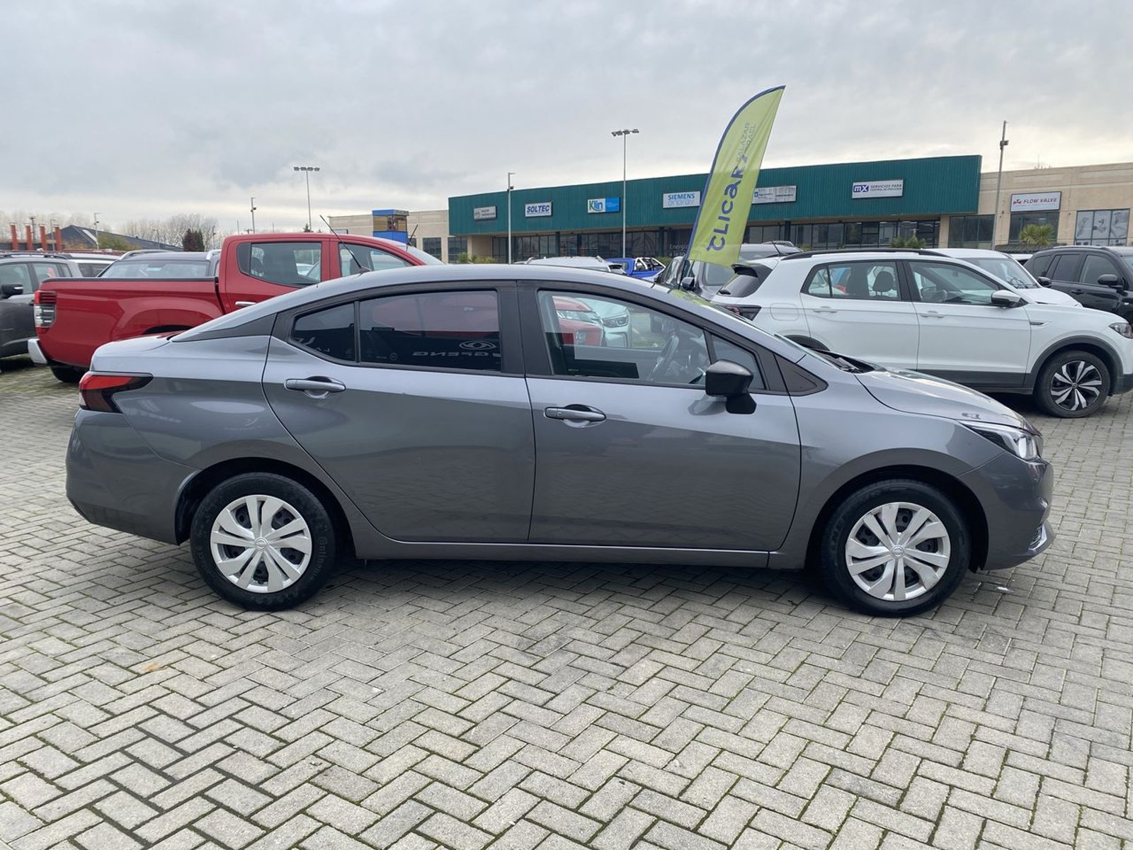 Nissan Versa 1.6 Sense 4x2 Mt 4p 2023 - Imagen 8 de 8