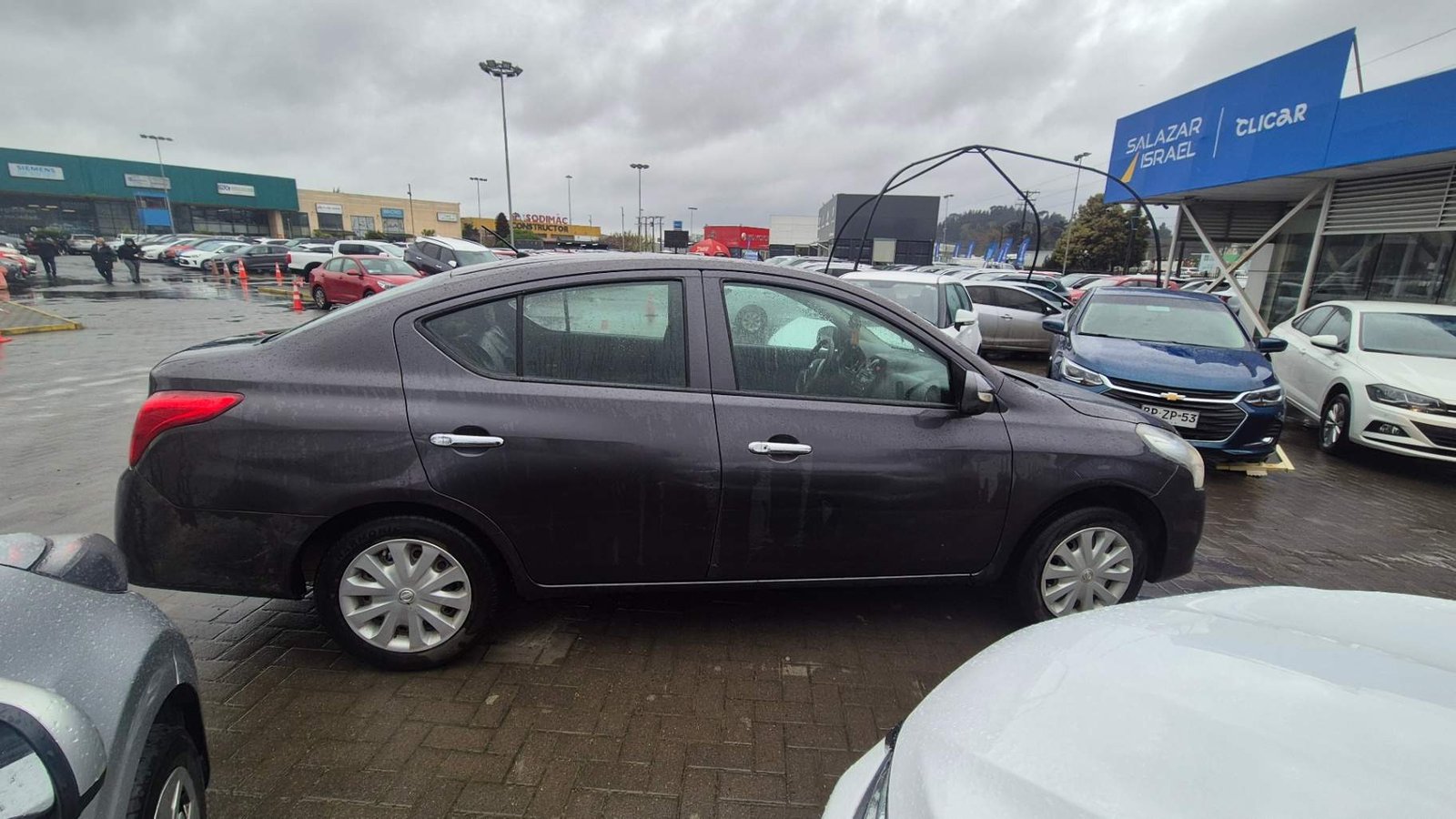 Nissan Versa 1.6 Sense 4x2 Mt 4p 2019 - Imagen 3 de 5