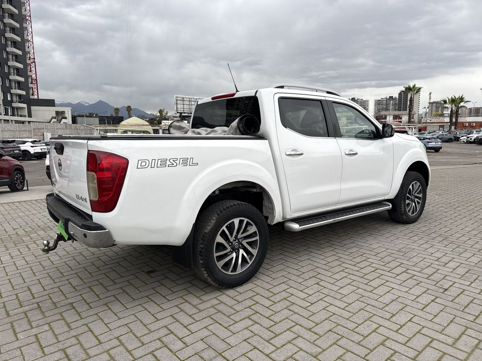 Nissan Np300 2.3 Le Diesel 4wd Dob.cab. At 4p 2017 - Imagen 7 de 8