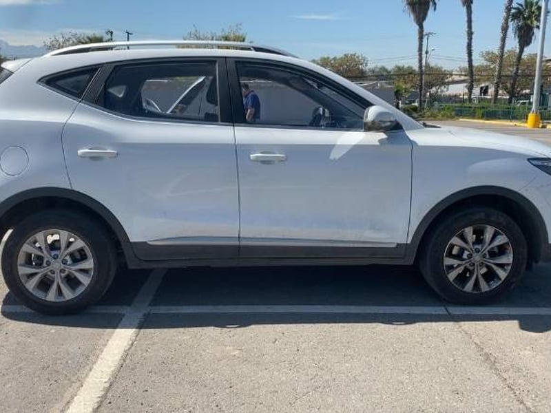 MG Mg Zs 1.5 Std 4x2 Mt 5p 2022 - Imagen 3 de 5
