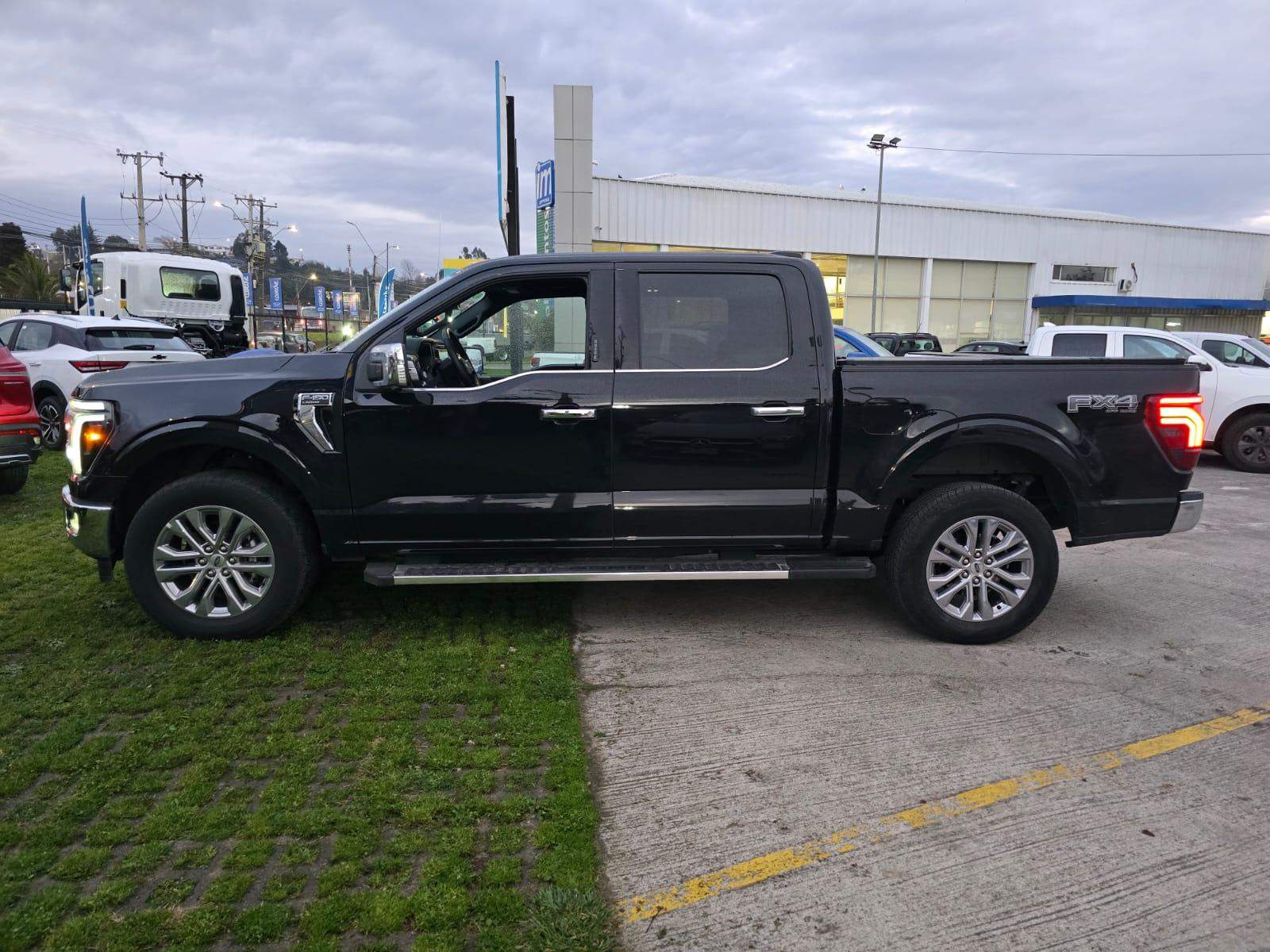 Ford F-150 5.0 Lariat Luxury Cc Dob. Cab. 4x4 At 4p 2025 - Imagen 8 de 8