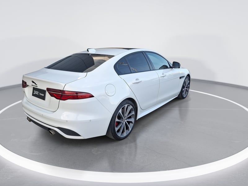 Jaguar Xe 2.0 R Dynamic 4x2 At 2025 - Imagen 7 de 8