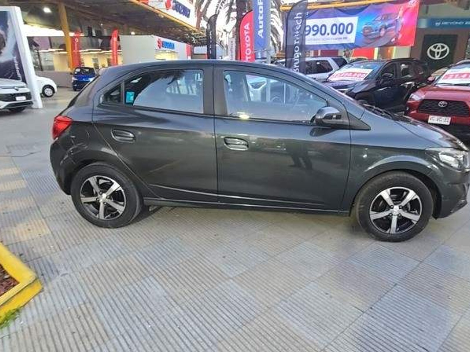 Chevrolet Onix 1.4 Ltz 4x2 Hb Mt 5p 2017 - Foto 2 de 4