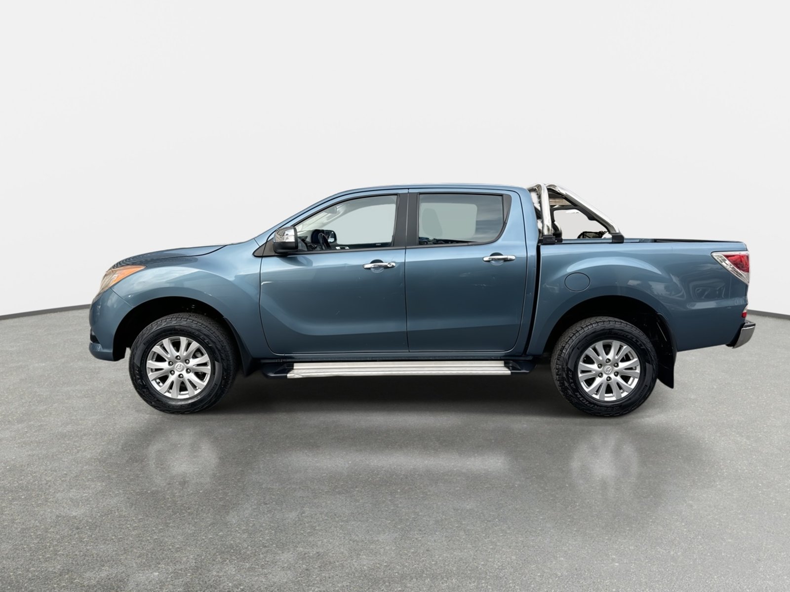 Mazda Bt-50 3.2 Sdx Diesel 4wd Euro5 High 6at 4p 2015 - Foto 4 de 8