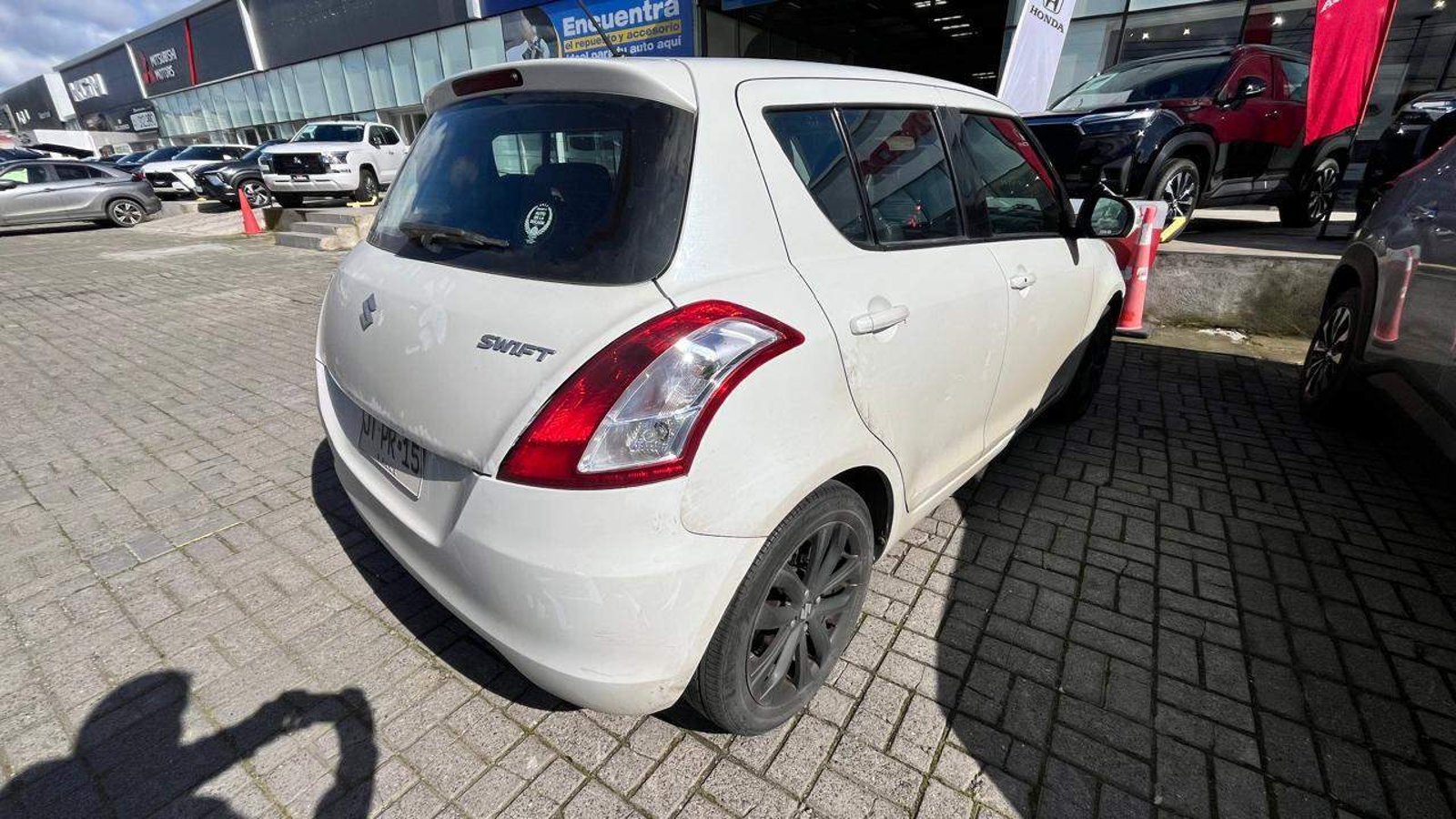Suzuki Swift 1.2 Glx 4x2 Hb Ac At 5p 2017 - Imagen 4 de 5