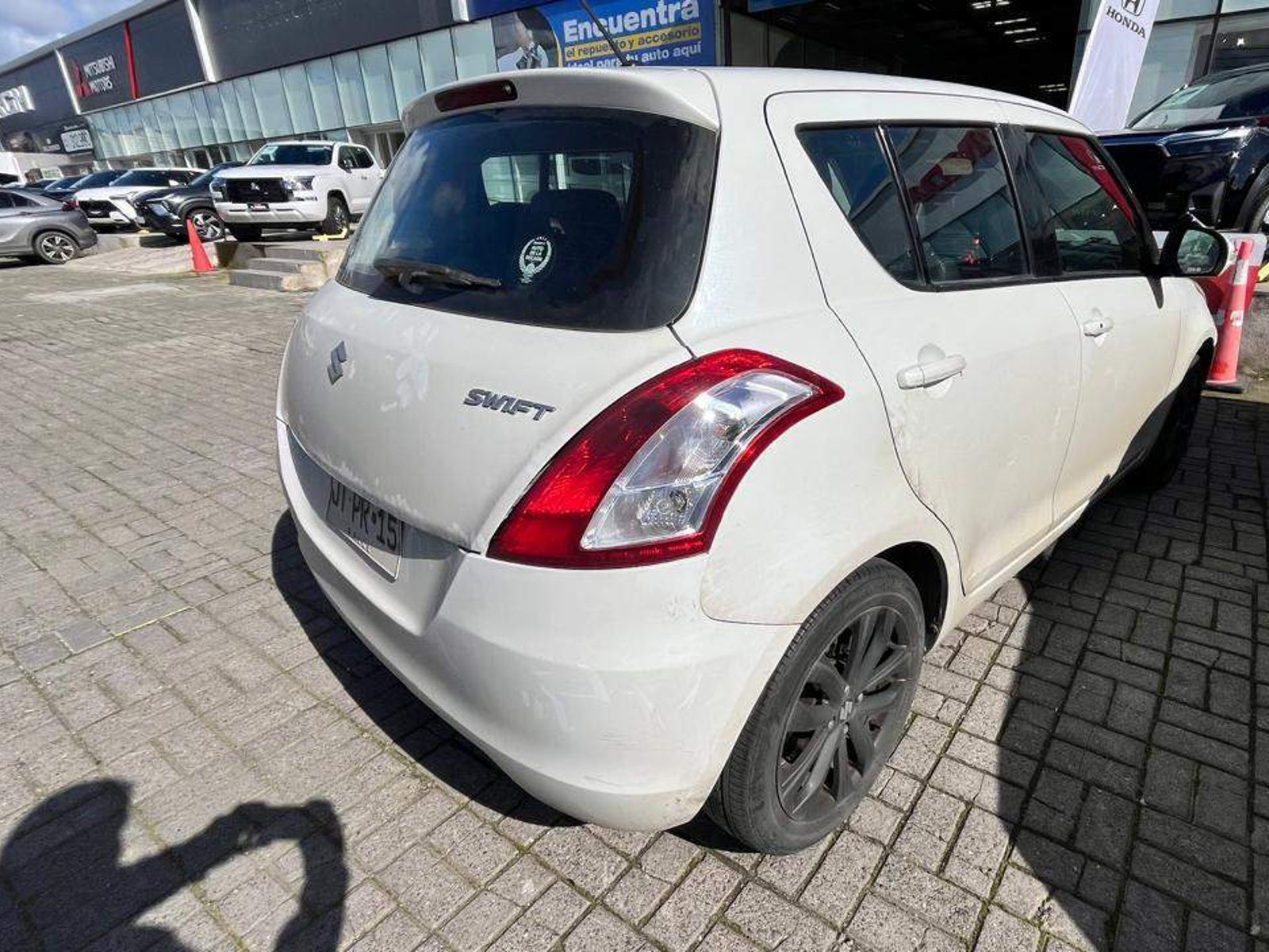 Suzuki Swift 1.2 Glx 4x2 Hb Ac At 5p 2017 - Foto 4 de 5