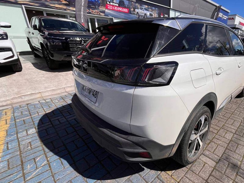 Peugeot 3008 1.5 Allure Pack Bluehdi 4x2 130 Eat8 5p 2022 - Imagen 4 de 5