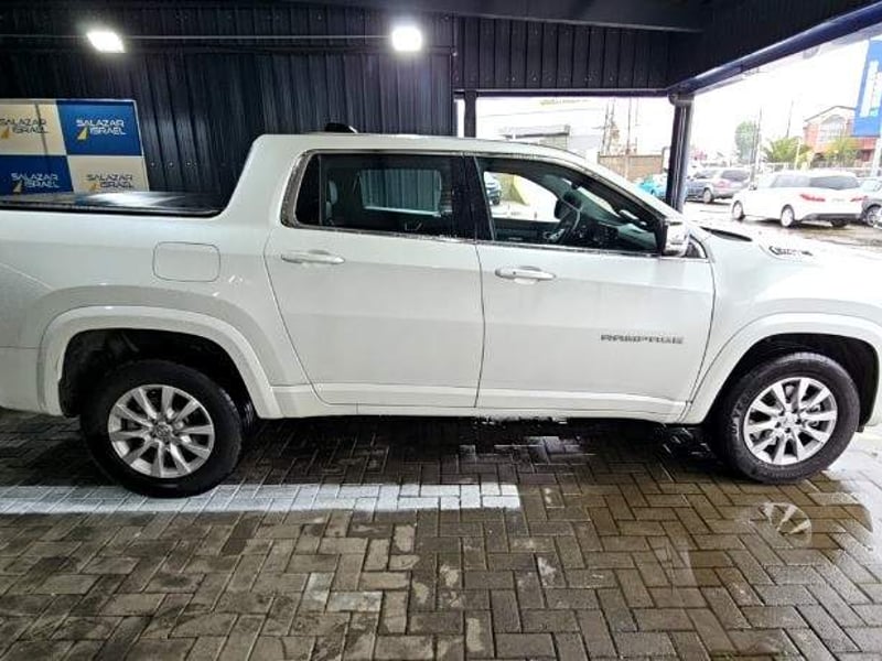 RAM Rampage 2.2 Bighorn Diesel 4x4 Dob. Cab. At 4p 2026 - Imagen 3 de 5