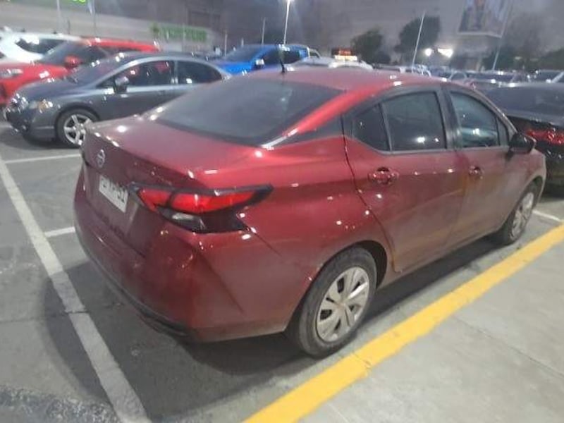 Nissan Versa 1.6 Sense 4x2 Mt 4p 2020 - Imagen 4 de 5