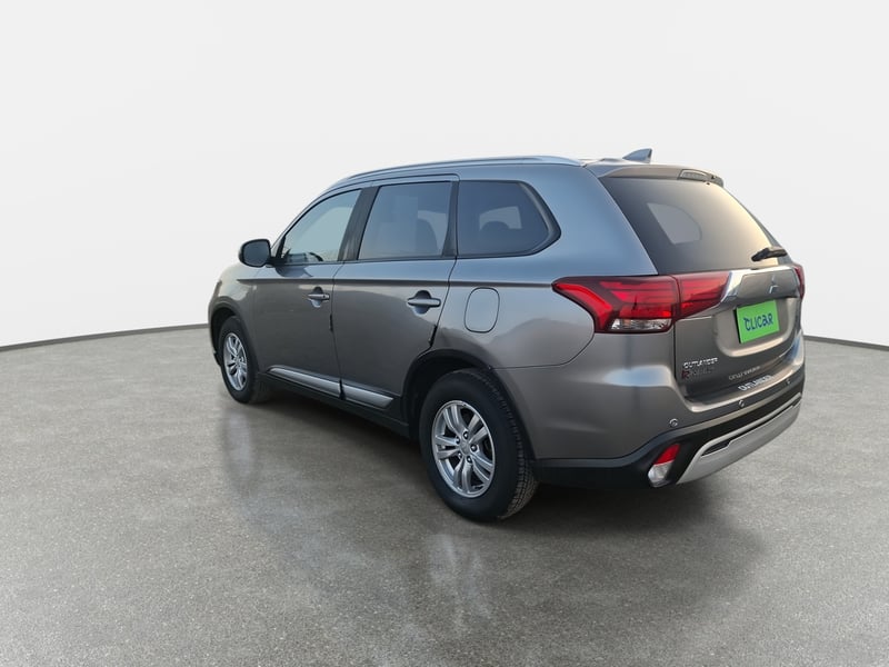 Mitsubishi Outlander 2.0 Glx 4x2 At 5p 2021 - Imagen 5 de 8