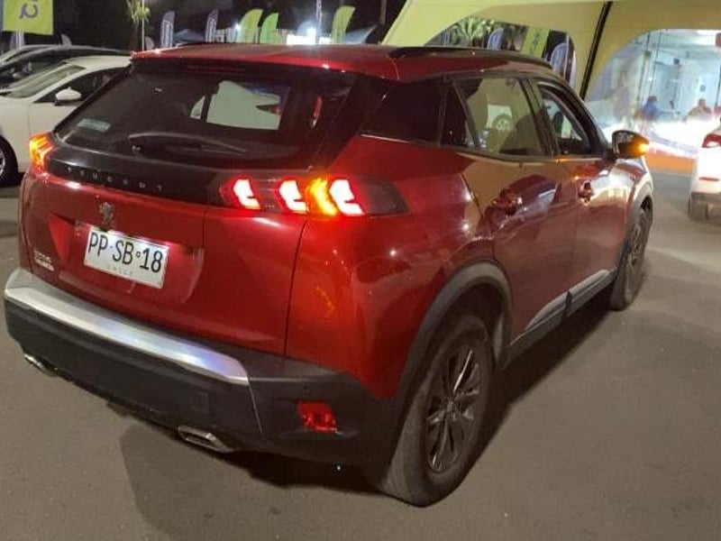 Peugeot 2008 1.2 Active Puretech 4x2 130 Mt 5p 2021 - Imagen 4 de 5