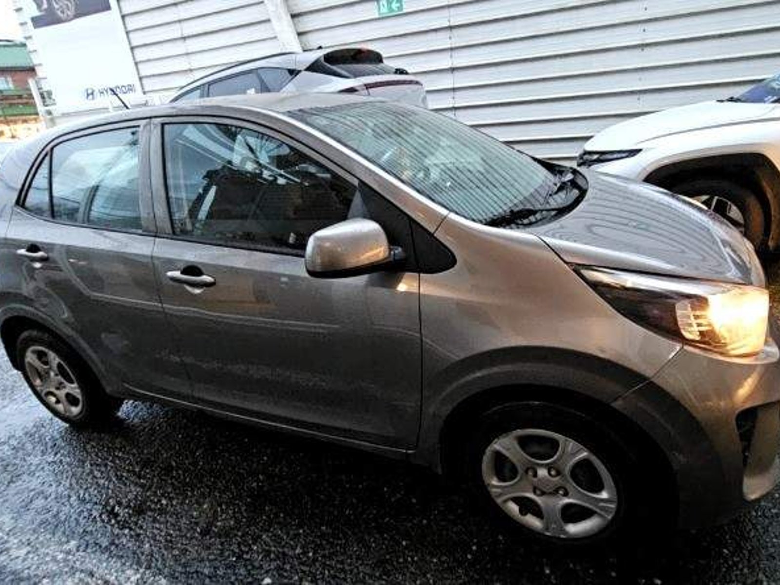 Kia Morning 1.0 Lx 4x2 Hb Abs 5mt 5p 2019 - Foto 3 de 5