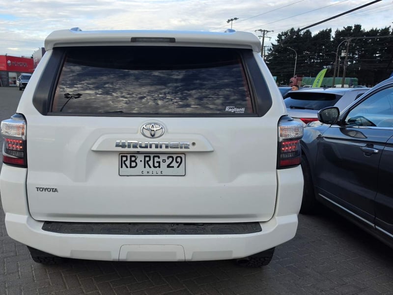 Toyota 4runner 4.0 Sr5 4x2 Control Volante Euro V At 5p 2022 - Imagen 5 de 5