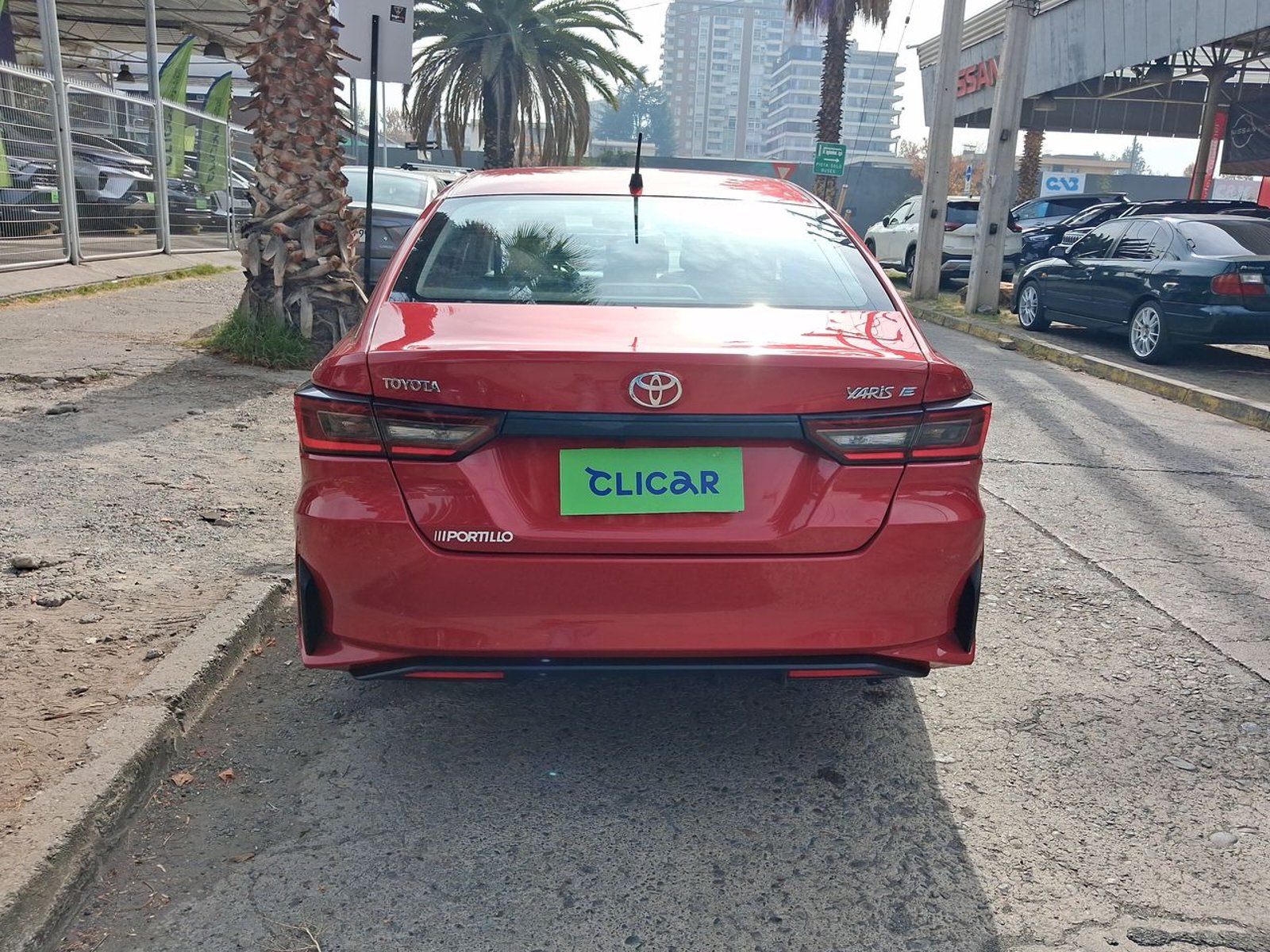 Toyota Yaris 1.5 E 4x2 Sdn Mt 4p 2023 - Imagen 6 de 8