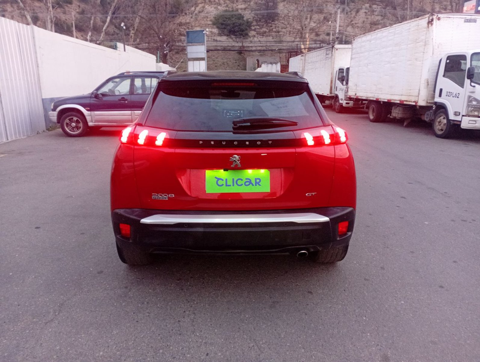Peugeot 2008 1.5 Gt Bluehdi 130 Diesel 4x2 Eat8 5p 2022 - Imagen 6 de 8
