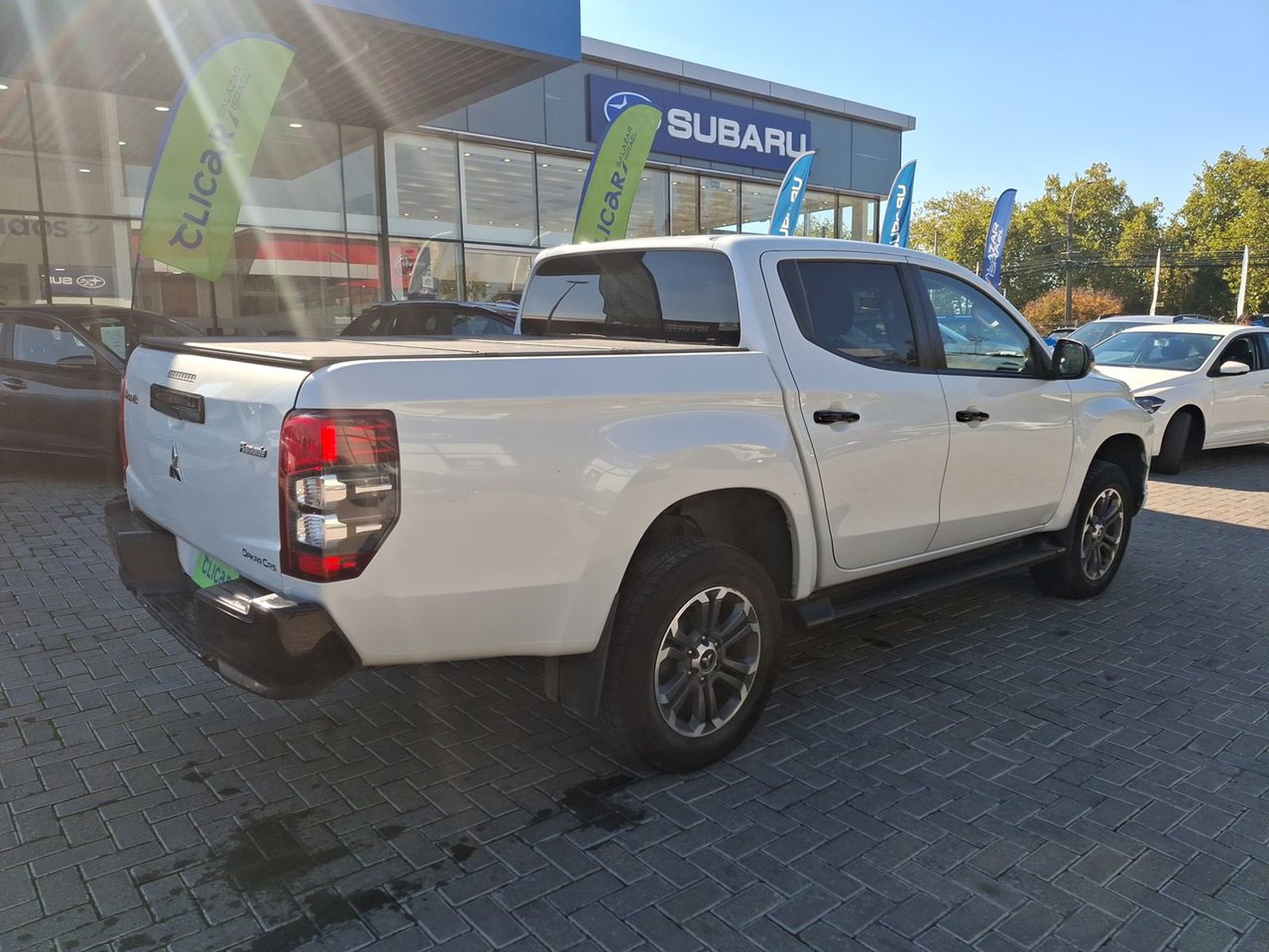 Mitsubishi L200 2.4 Dakar Crs Diesel Dob. Cab. 4x4 Mt 4p 2023 - Imagen 7 de 8