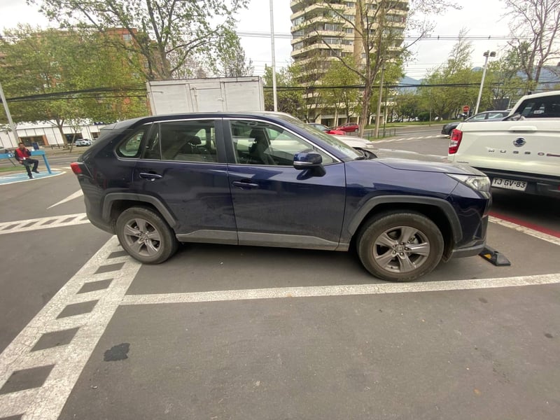 Toyota Rav 4 2.0 Le 4x2 Mt 5p 2024 - Imagen 3 de 5