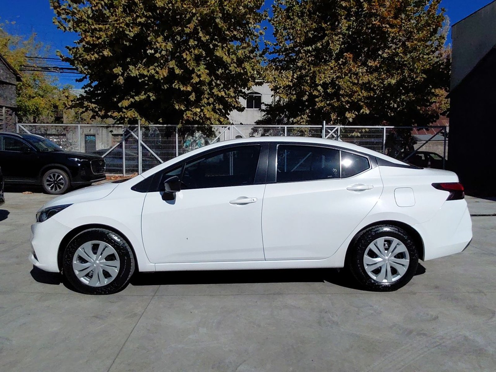 Nissan Versa 1.6 Sense Mt 4p 2023 - Foto 4 de 8